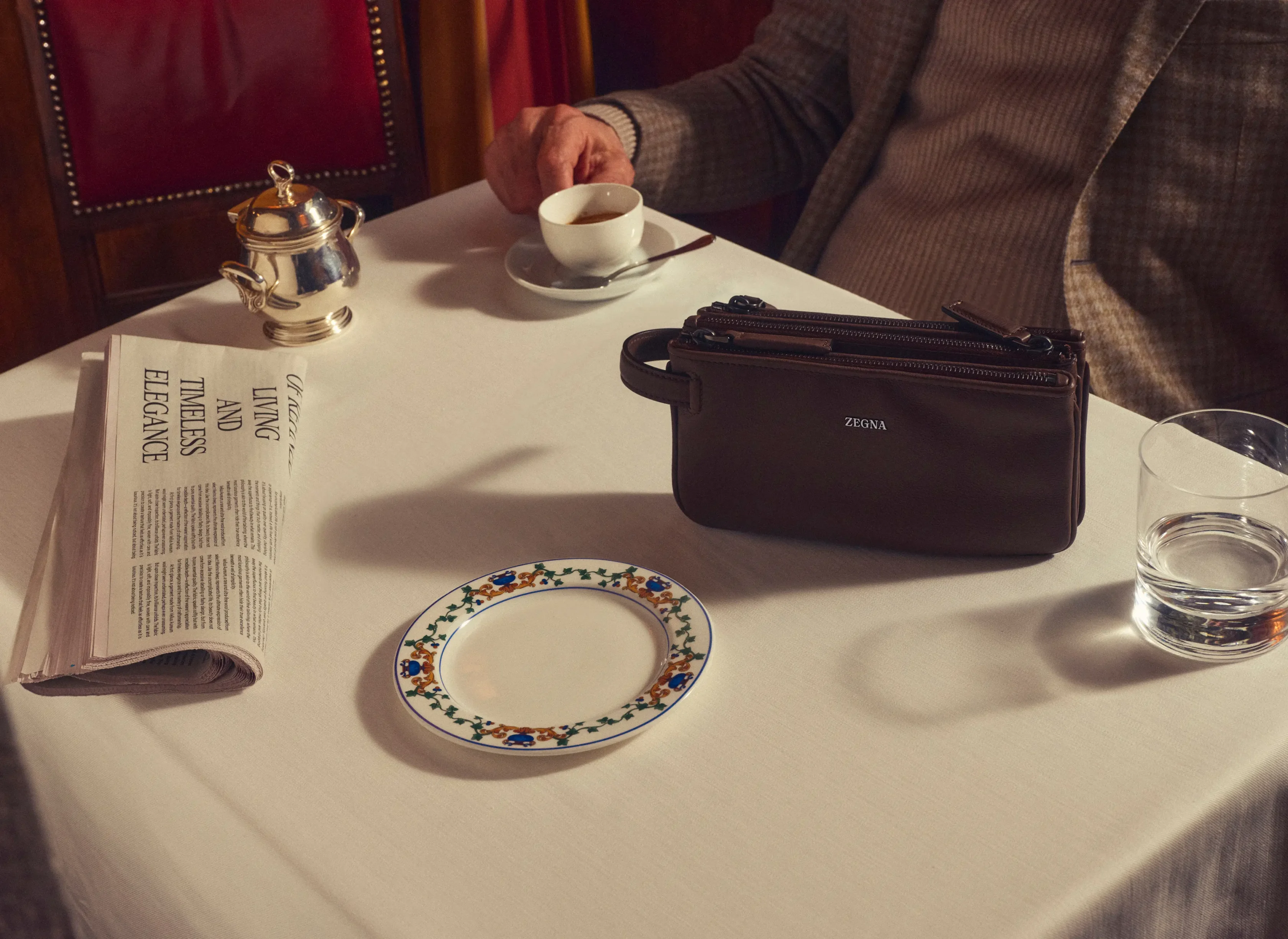 dark-brown-secondskin-pouch-M13-desktop-ratio137.webp.editorialImage.R30